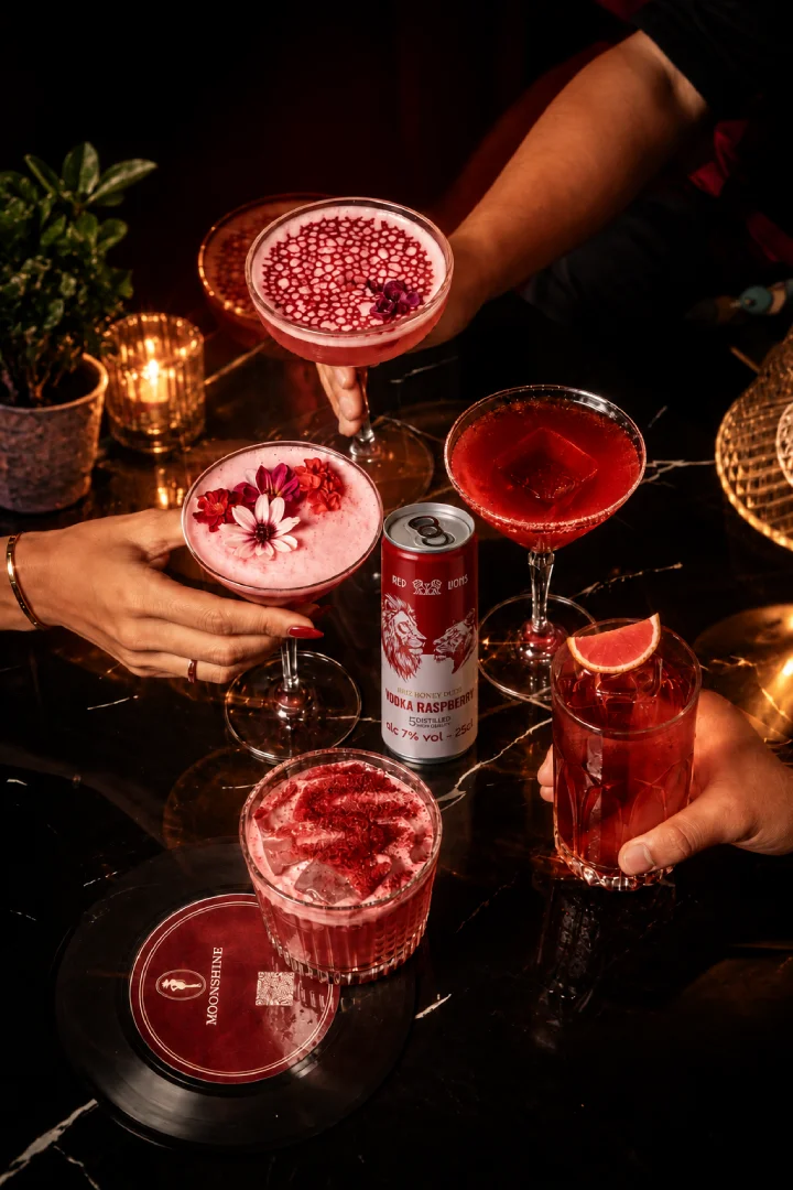 briz drinks-vasos rojos y vodka